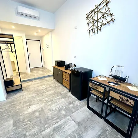Гостевой дом Living Como-rooms&parking Комо