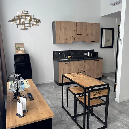 Гостевой дом Living Como-rooms&parking