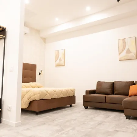 Living Como-rooms&parking Como