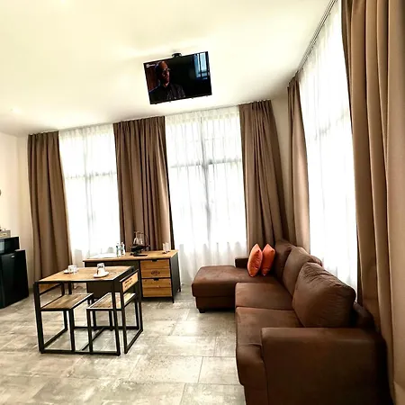 Guest house Living Como-rooms&parking *