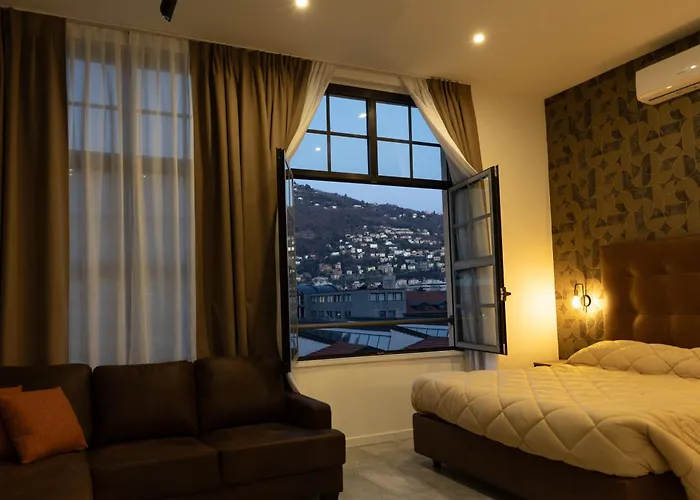 Living Como-rooms&parking בית הארחה קומו