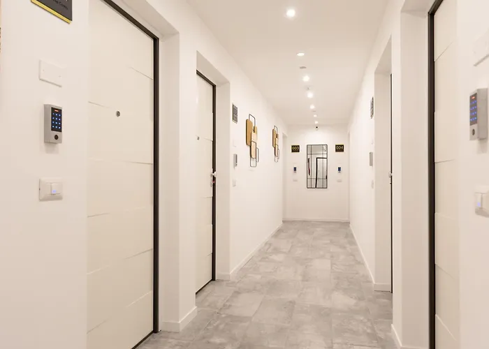 Living Como-rooms&parking בית הארחה