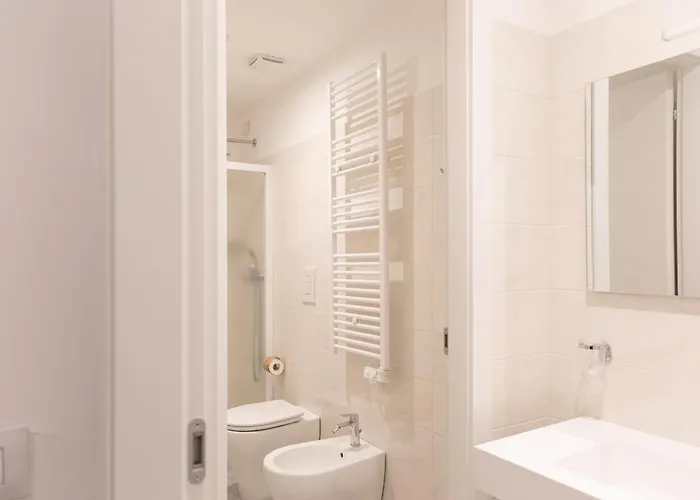 Living Como-rooms&parking בית הארחה 4*