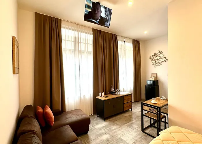 Living Como-rooms&parking בית הארחה 4*