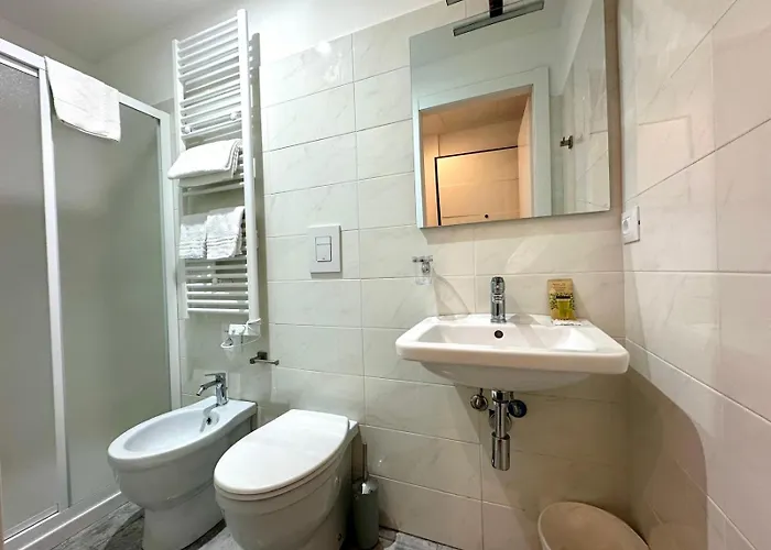 בית הארחה Living Como-rooms&parking