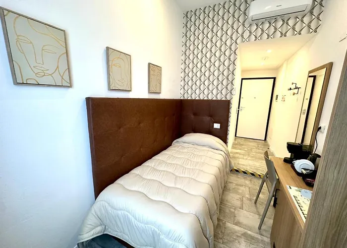 Living Como-rooms&parking בית הארחה קומו
