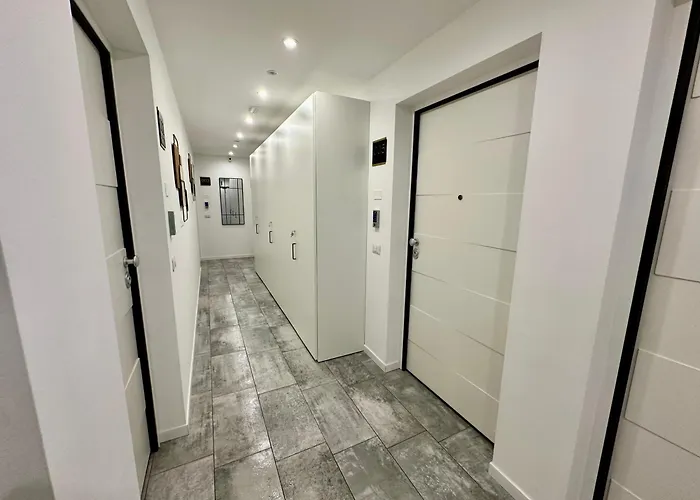 Living Como-rooms&parking בית הארחה