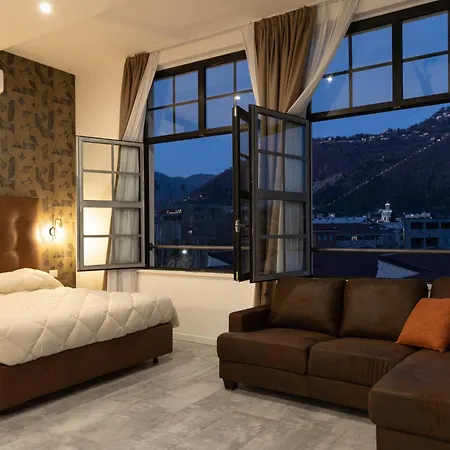 Guest house Living Como-rooms&parking Como