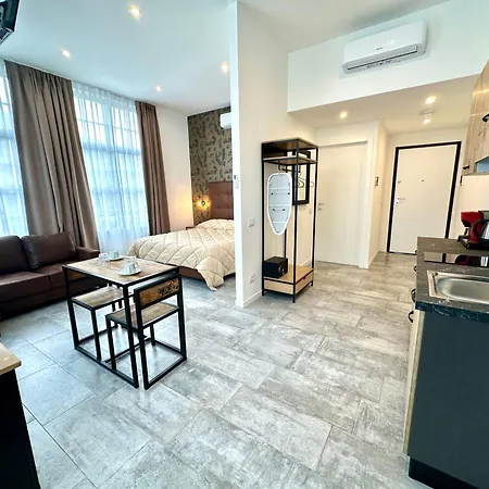 Living Como-rooms&parking Guest house 4*